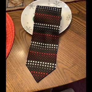Alexander Julian tie Colours black red gray triangles 100% silk, busines…